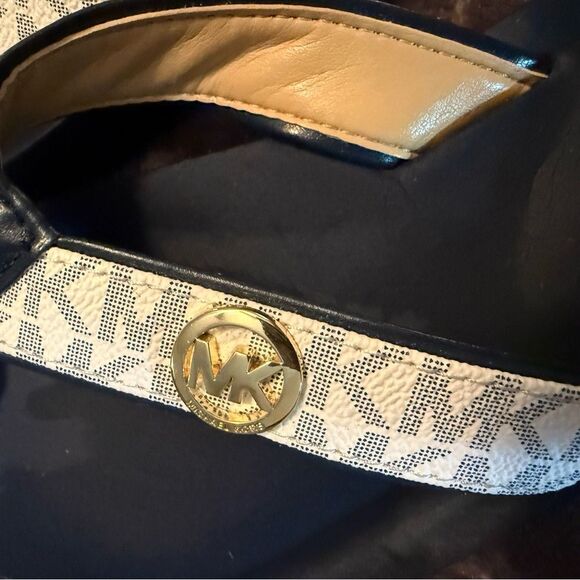 Michael Kors Monogram Flip Flops - Picture 2 of 8